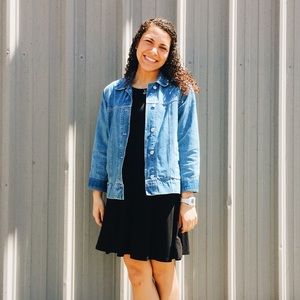 Meet your Posher, Elise